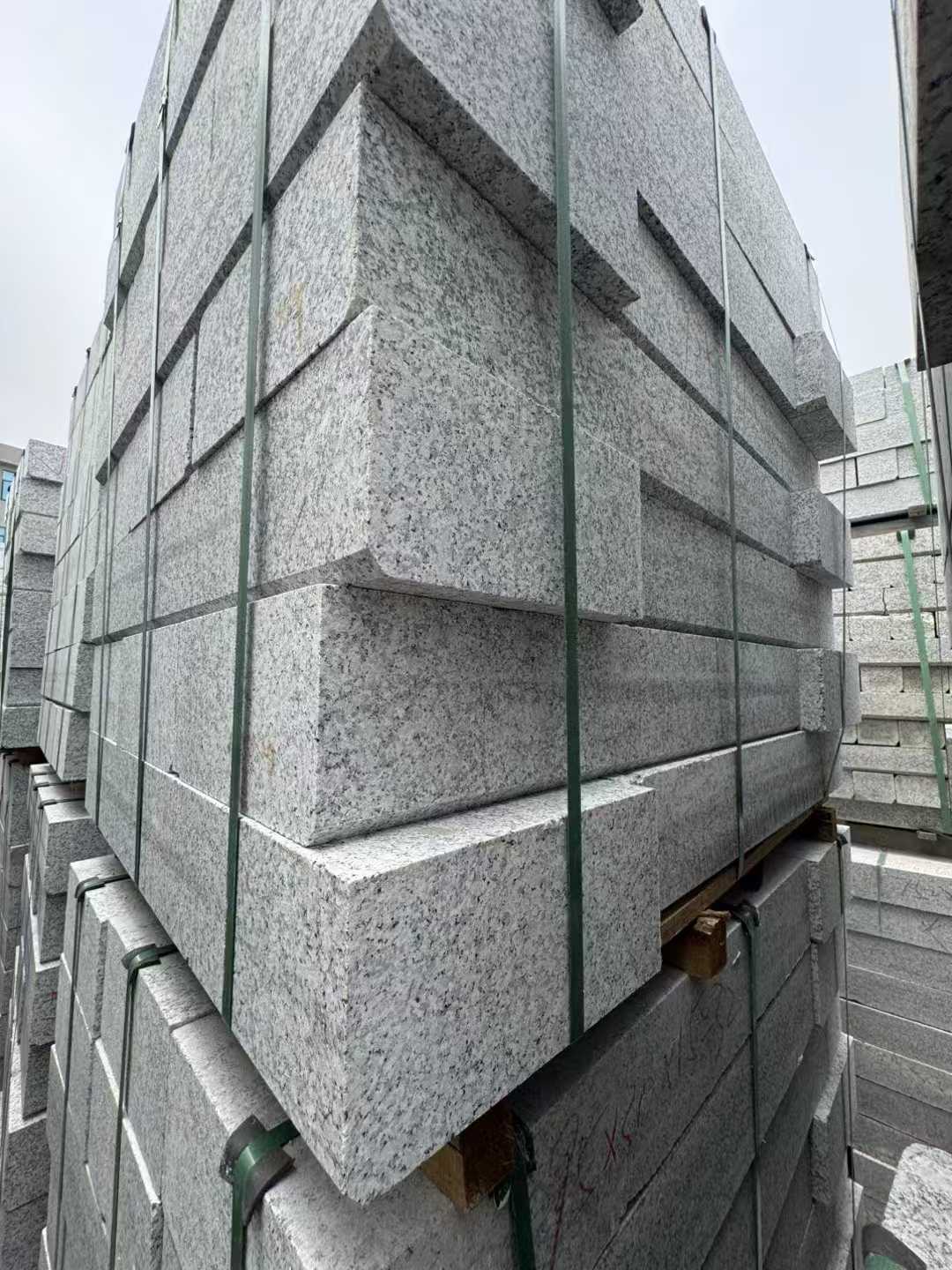 七台河芝麻白路牙石 马路牙子